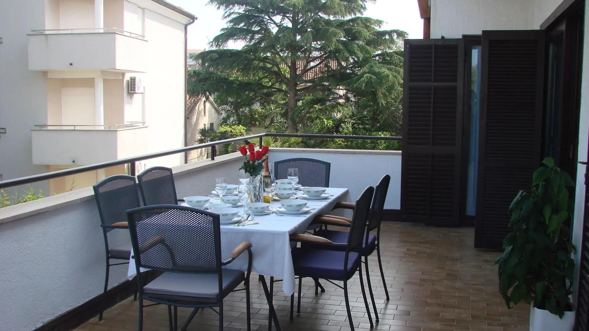 Wohnung Mit Grosser Terrasse Pjescana Uvala